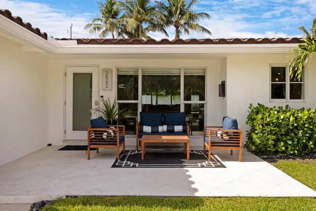 a view of outdoor space yard deck and patio