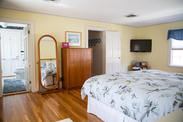 14 Asheville Road Brookline, MA 02467 - Photo 12 of 18