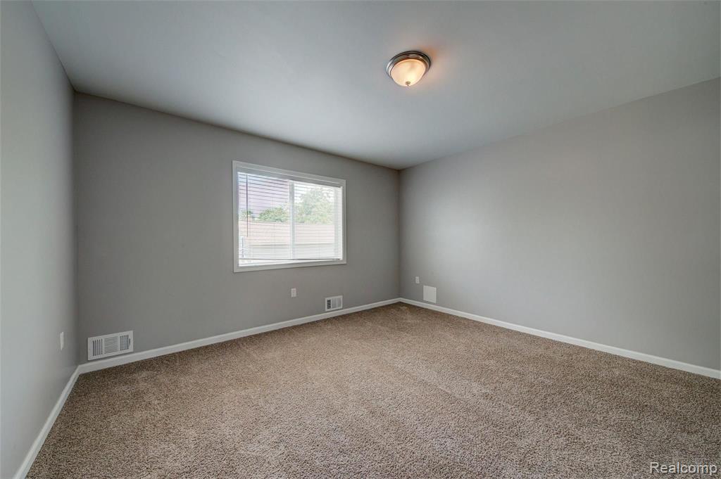 503 East Clinton Street Howell, MI 48843 - Photo 42 of 58