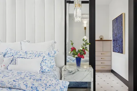 $10,800,000 | 5842 North 38th Place, Paradise Valley, AZ 85253