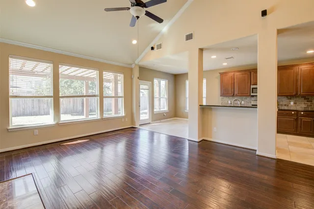 $3,200 | 87 North Pinto Point Circle, Spring, TX 77389