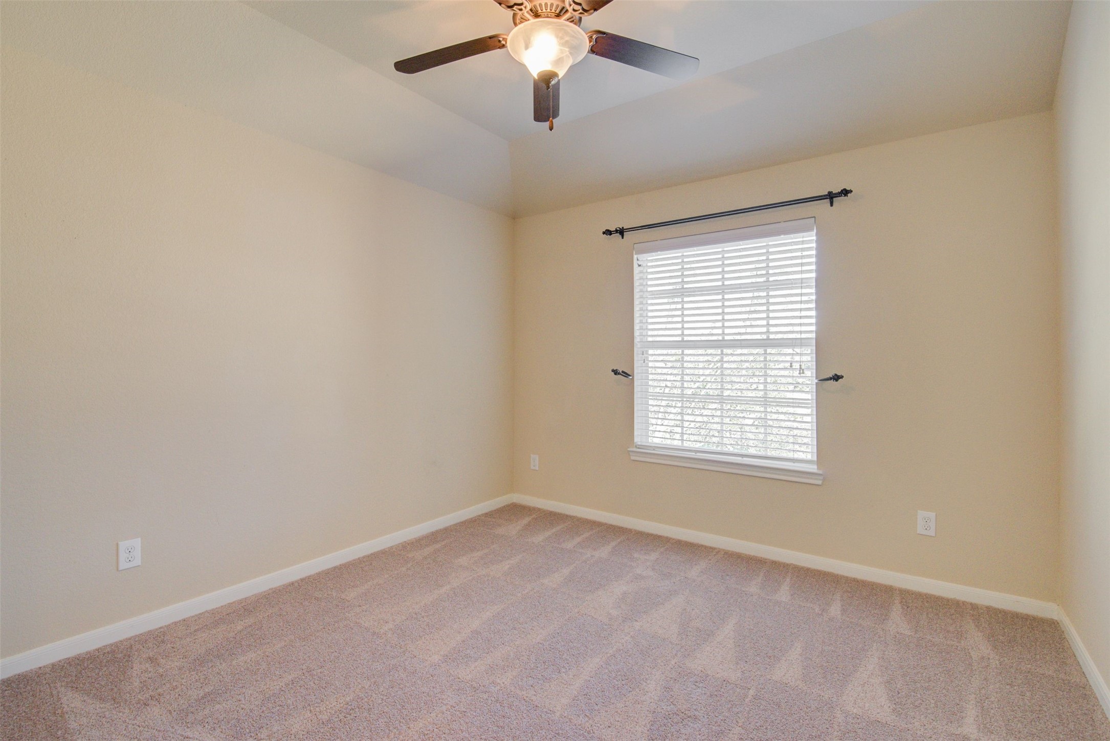 87 North Pinto Point Circle Spring, TX 77389 - Photo 31 of 38