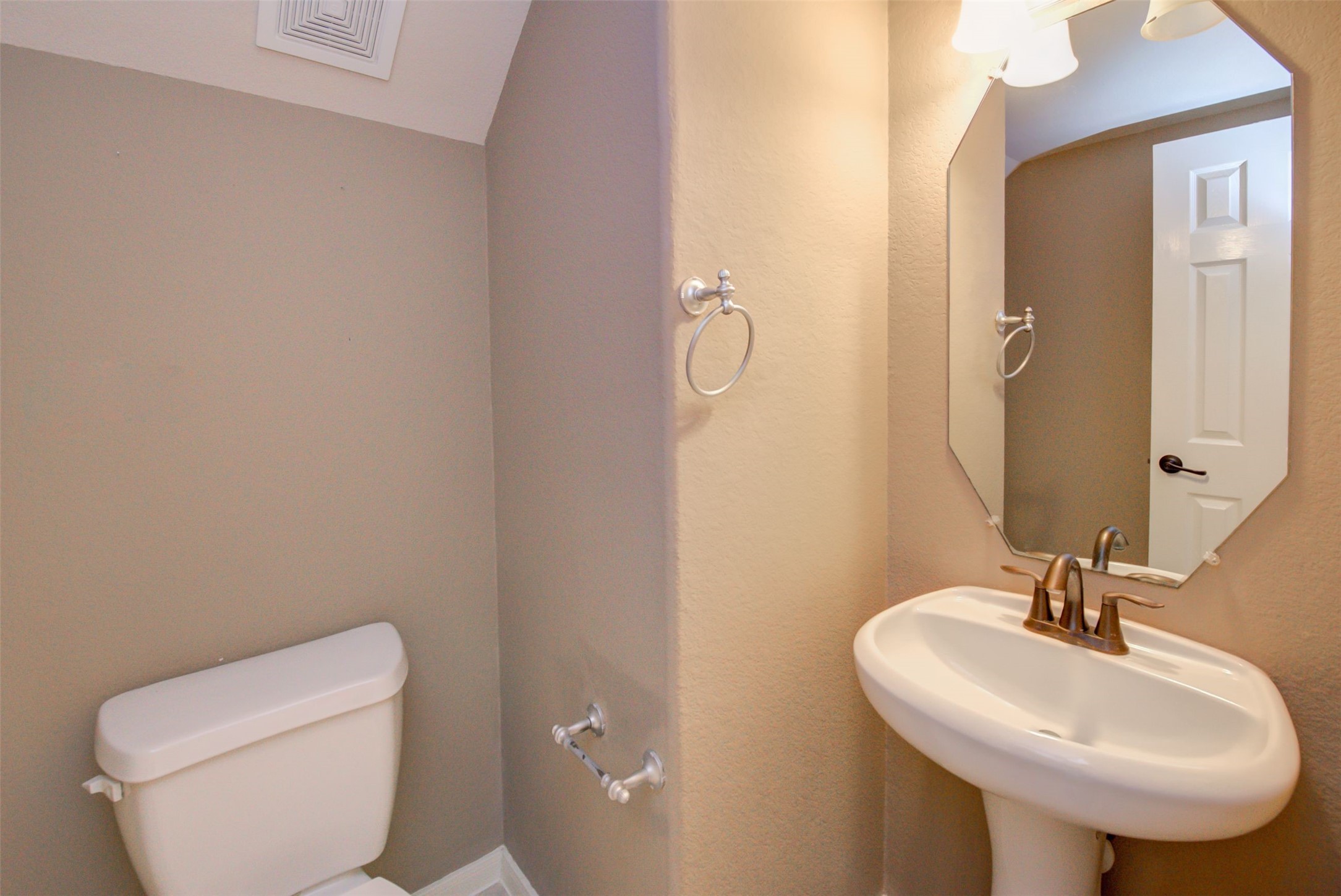 87 North Pinto Point Circle Spring, TX 77389 - Photo 9 of 38 Powder Bath