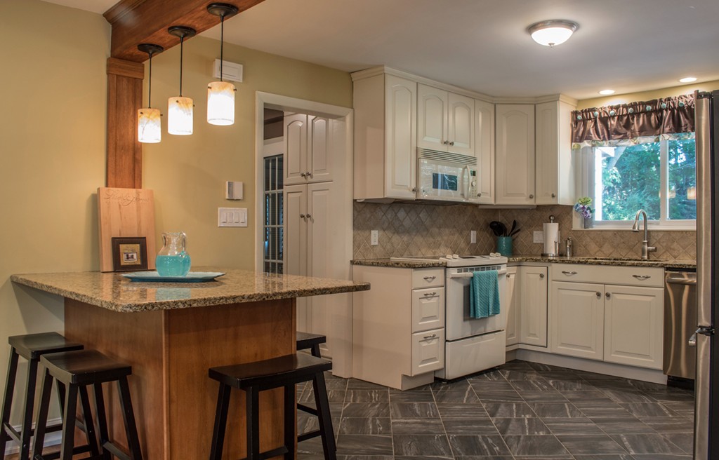 143 Lovejoy Road Andover, MA 01810 - Photo 7 of 27 Gallery Image 7