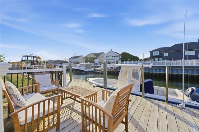 $1,095,000 | 41 Stillwater Avenue, Massapequa, NY 11758