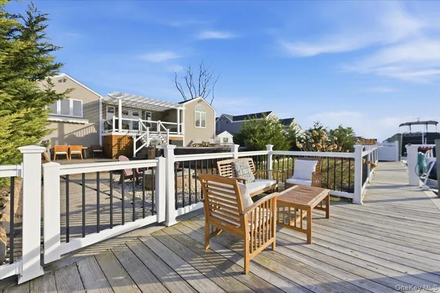 $1,095,000 | 41 Stillwater Avenue, Massapequa, NY 11758