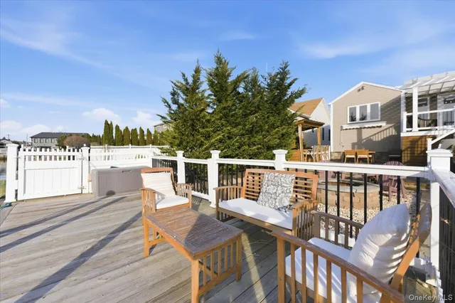 $1,095,000 | 41 Stillwater Avenue, Massapequa, NY 11758