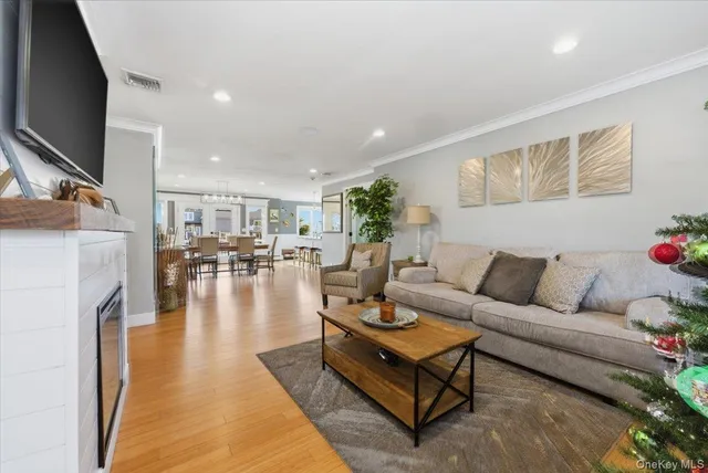 $1,095,000 | 41 Stillwater Avenue, Massapequa, NY 11758