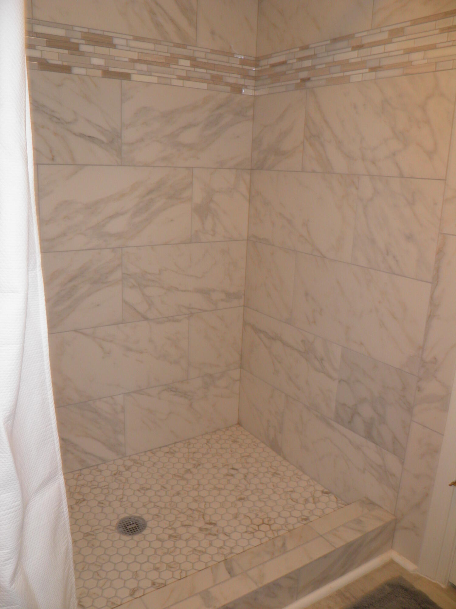 810 Gibson Road Fort Walton Beach, FL 32547 - Photo 20 of 35 Large Tiled Shower