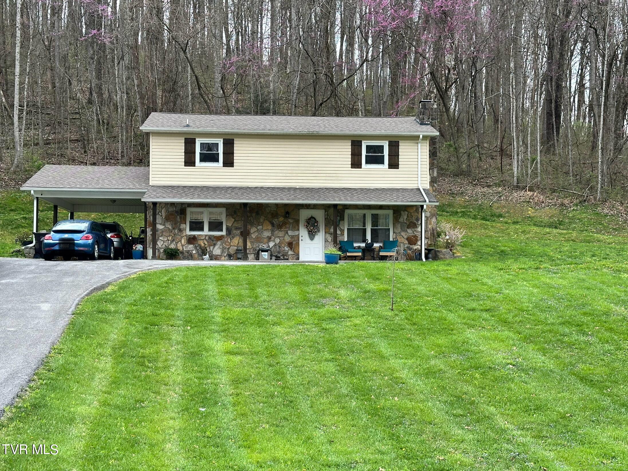 360 Emmett Road Bristol, TN 37620 - Photo 1 of 35 IMG_2767