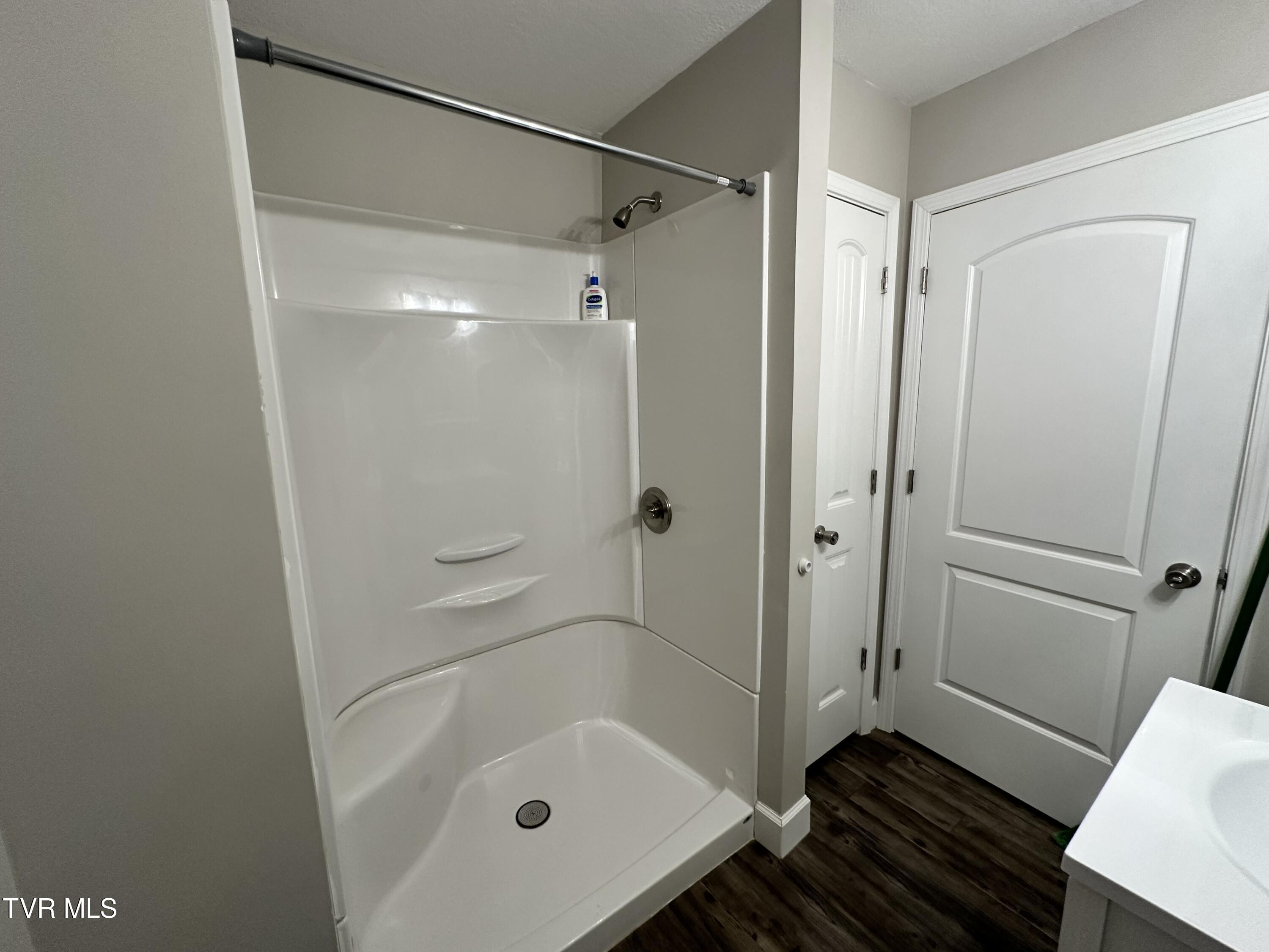 360 Emmett Road Bristol, TN 37620 - Photo 11 of 35 IMG_2709