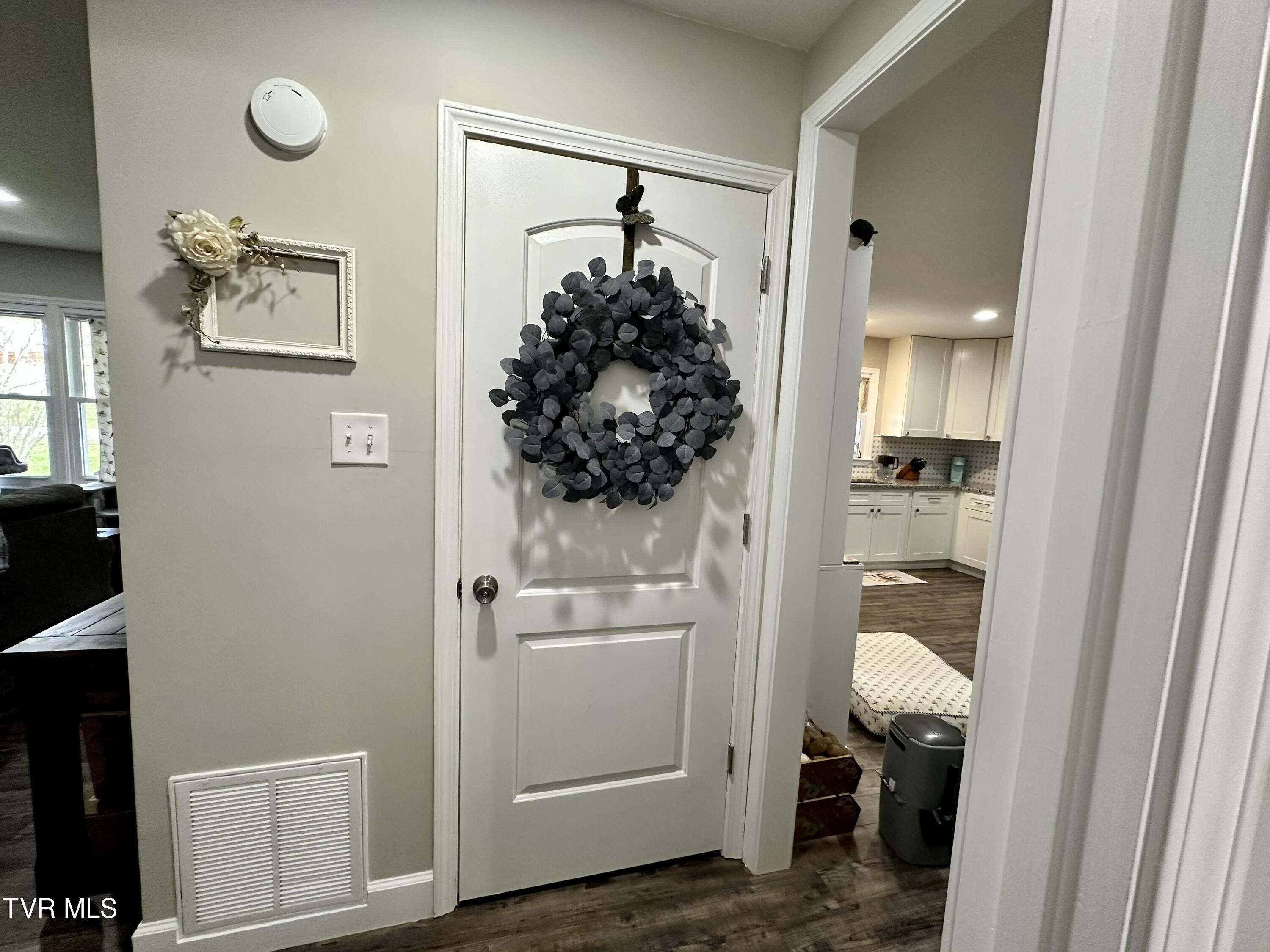 360 Emmett Road Bristol, TN 37620 - Photo 12 of 35 IMG_2710