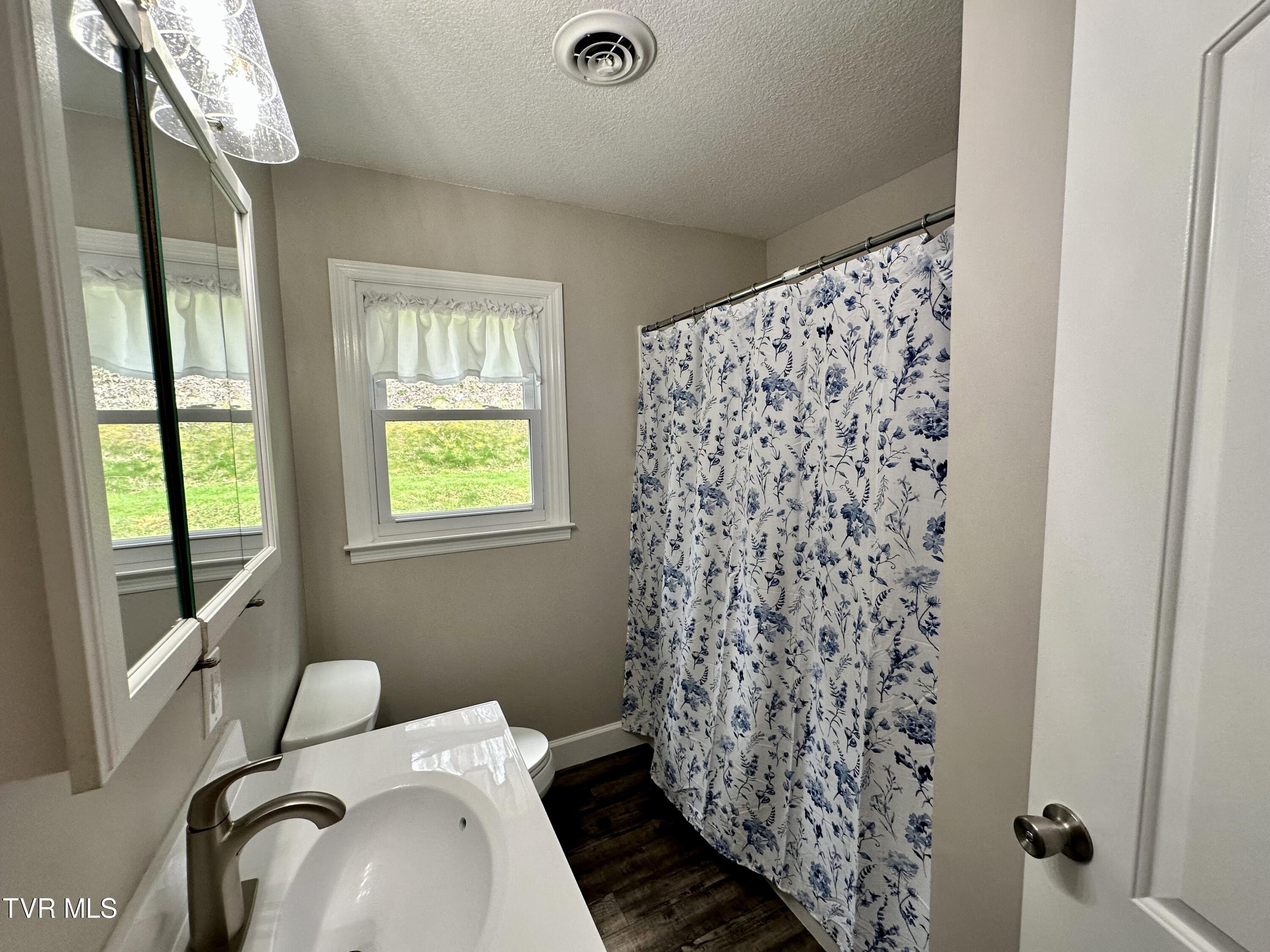 360 Emmett Road Bristol, TN 37620 - Photo 23 of 35 IMG_2739