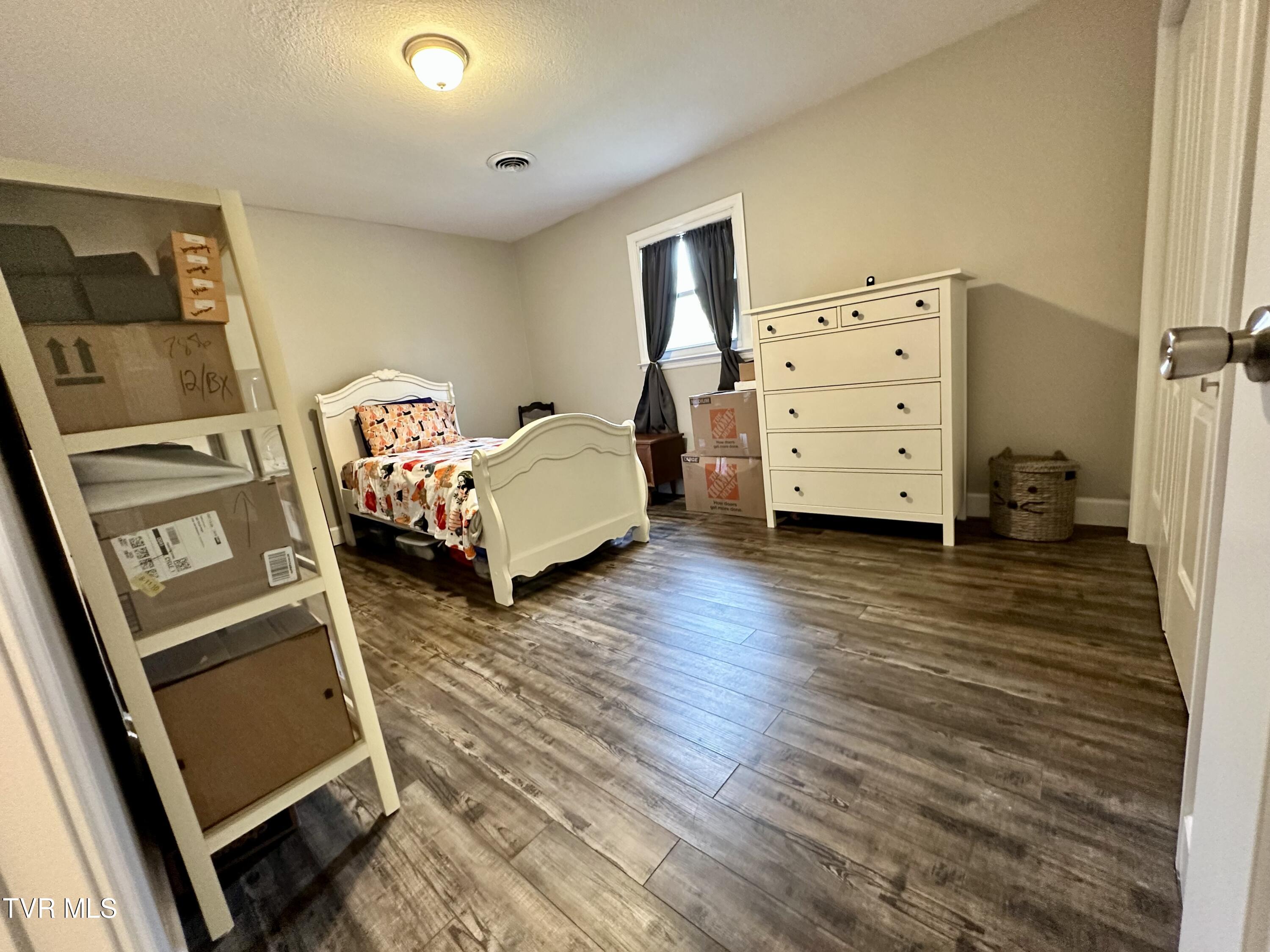 360 Emmett Road Bristol, TN 37620 - Photo 25 of 35 IMG_2741