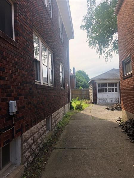 1816 Perrott Avenue Pittsburgh, PA 15212 - Photo 5 of 9