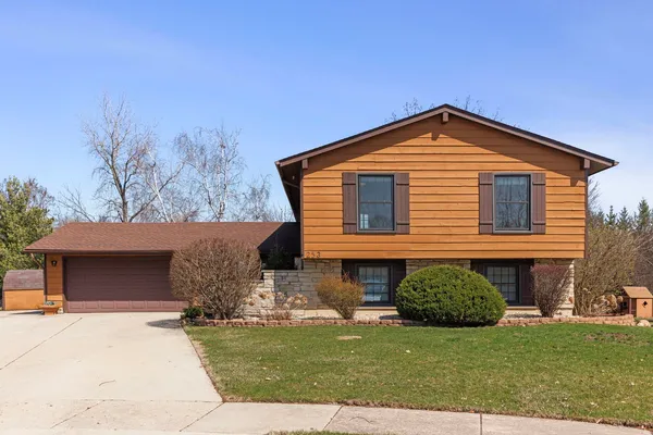 $540,000 | 253 Arbor Lane, Bloomingdale, IL 60108