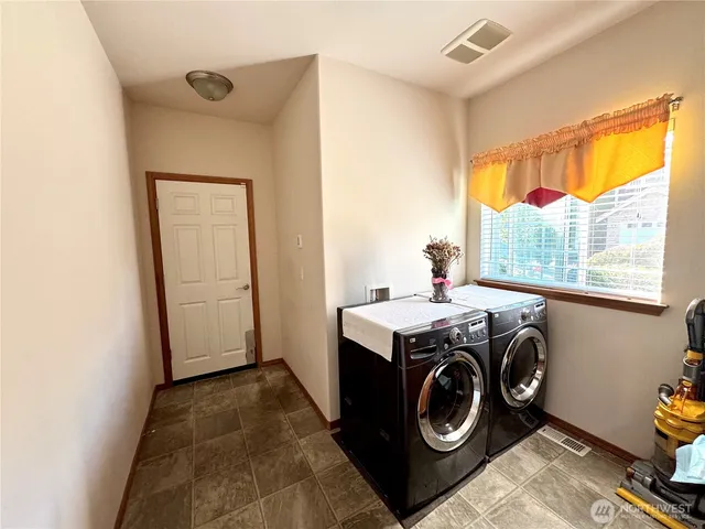 $1,100,000 | 1612 Holbrook Avenue, Everett, WA 98203