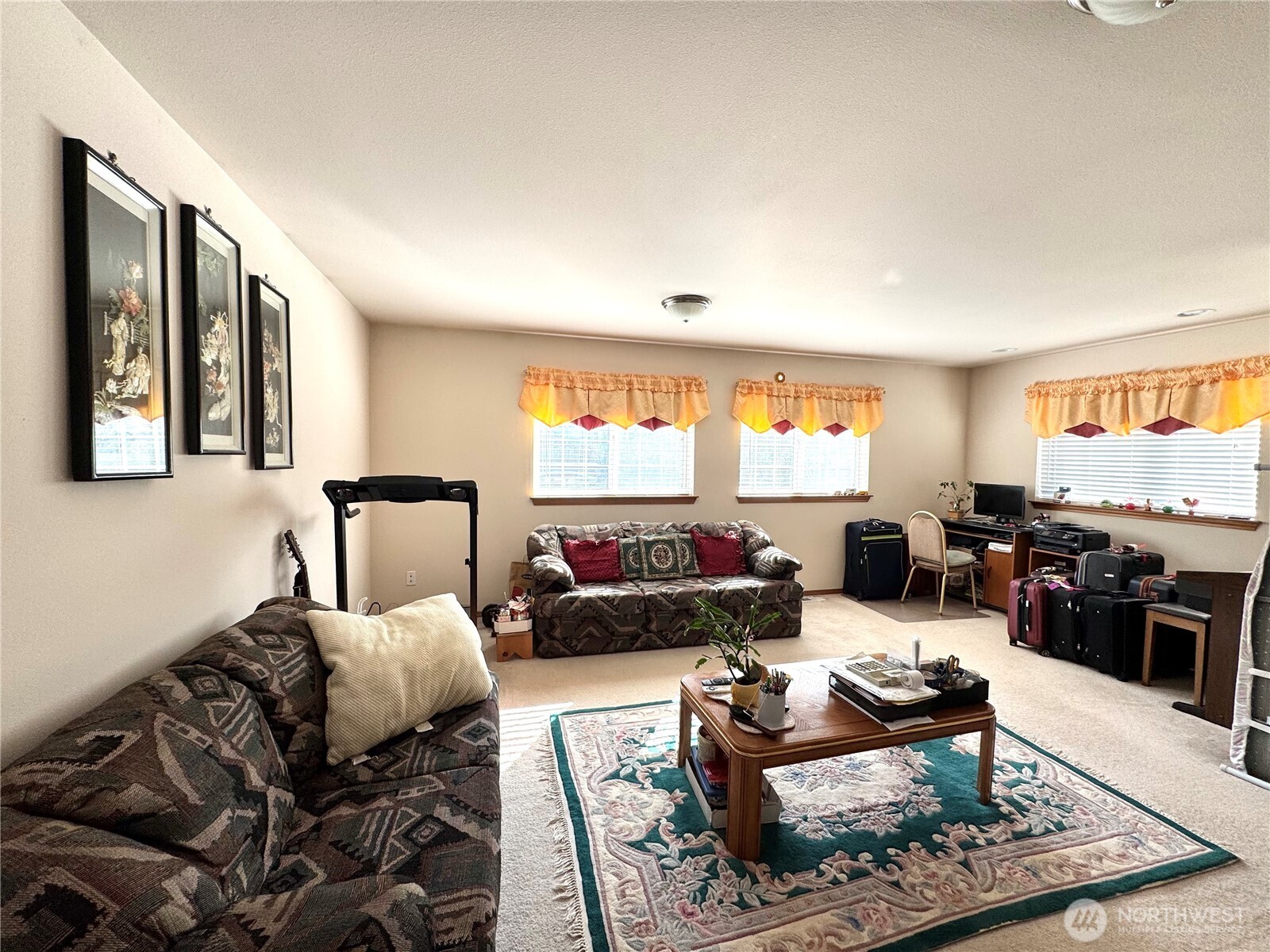 1612 Holbrook Avenue Everett, WA 98203 - Photo 21 of 23 a living room with furniture or couch and a window