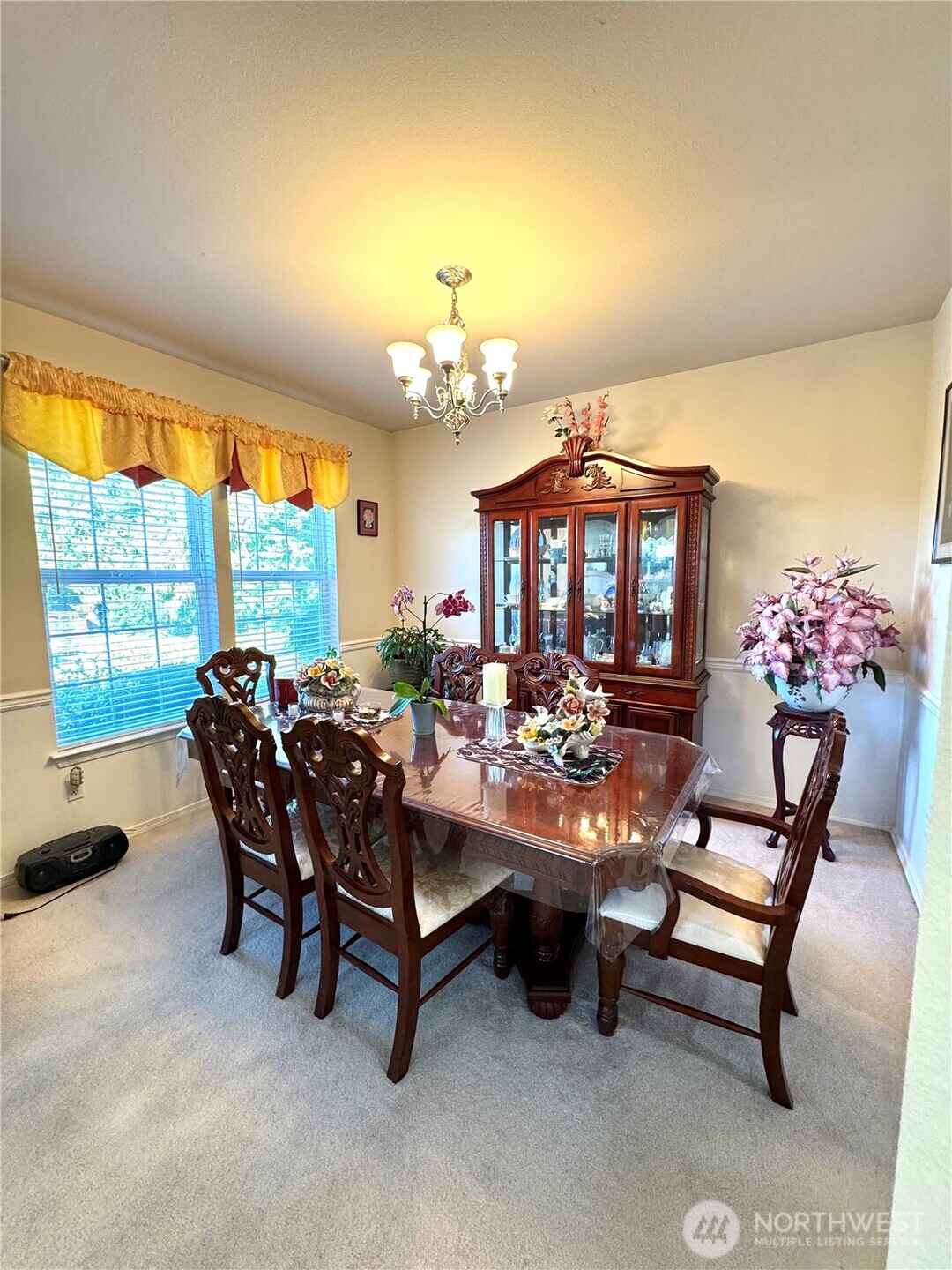 1612 Holbrook Avenue Everett, WA 98203 - Photo 10 of 23 a living room with furniture and a large window