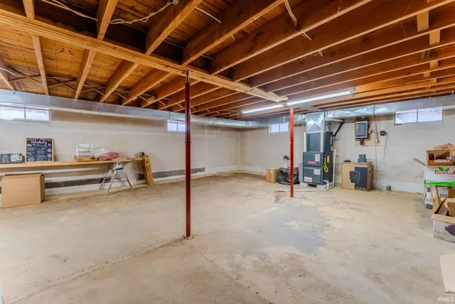 $230,000 | 2013 South Meridian Road, Wabash, IN 46992