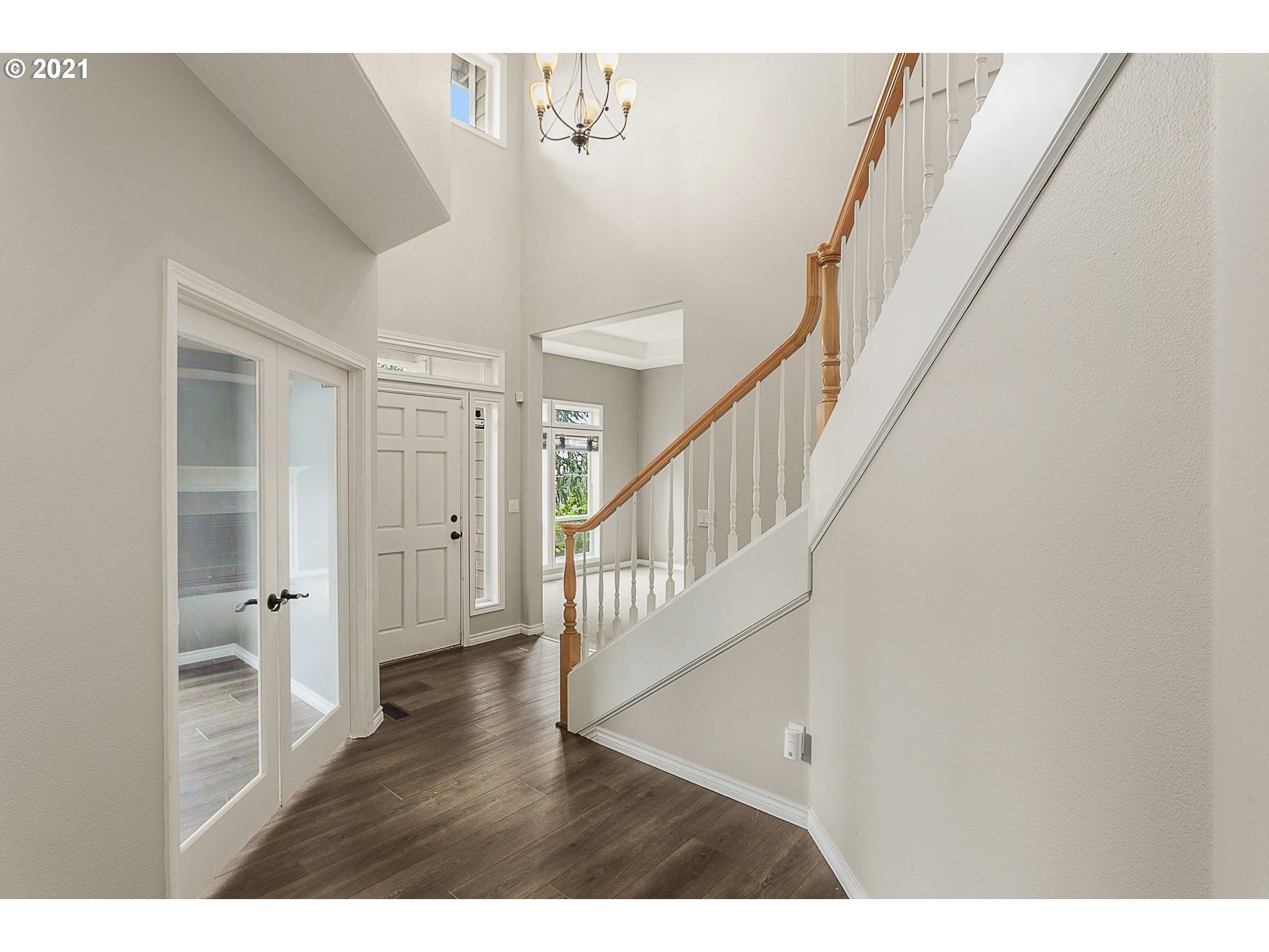 19520 Southwest Ruth Court Beaverton, OR 97007 - Photo 3 of 31 Entrance/Foyer