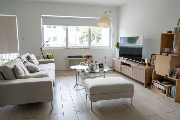 $2,600 | 625 77th Street, Unit 2, Miami Beach, FL 33141