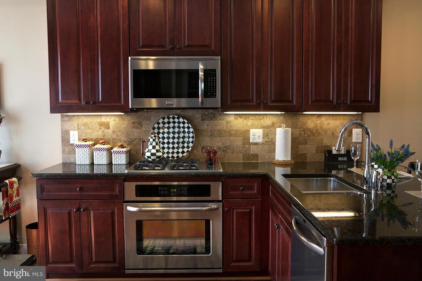 306 K Street Southeast Washington, DC 20003 - Photo 12 of 30 Main Level Kitchen West