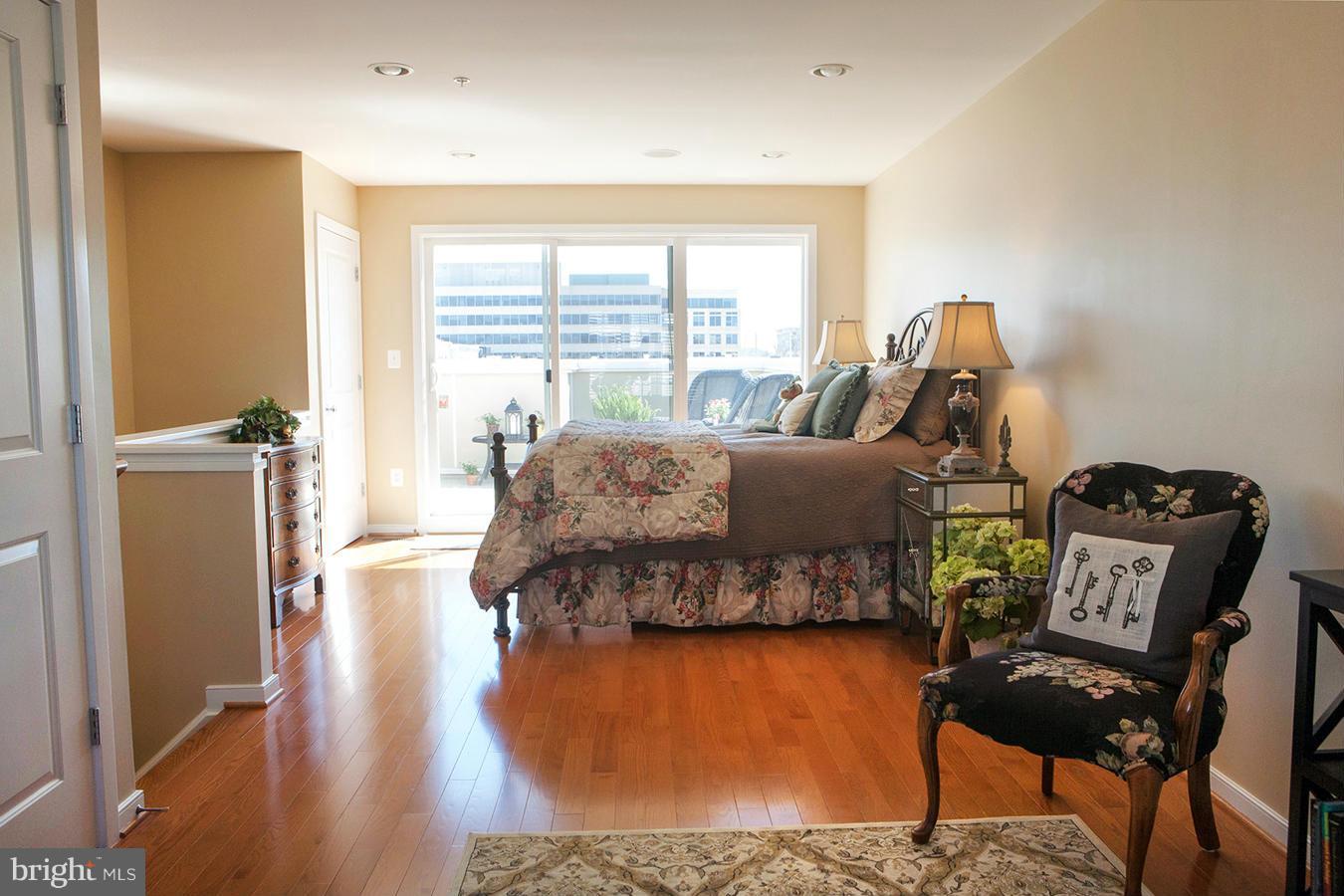 306 K Street Southeast Washington, DC 20003 - Photo 23 of 30 Fourth Level Tree Top Master Suite South