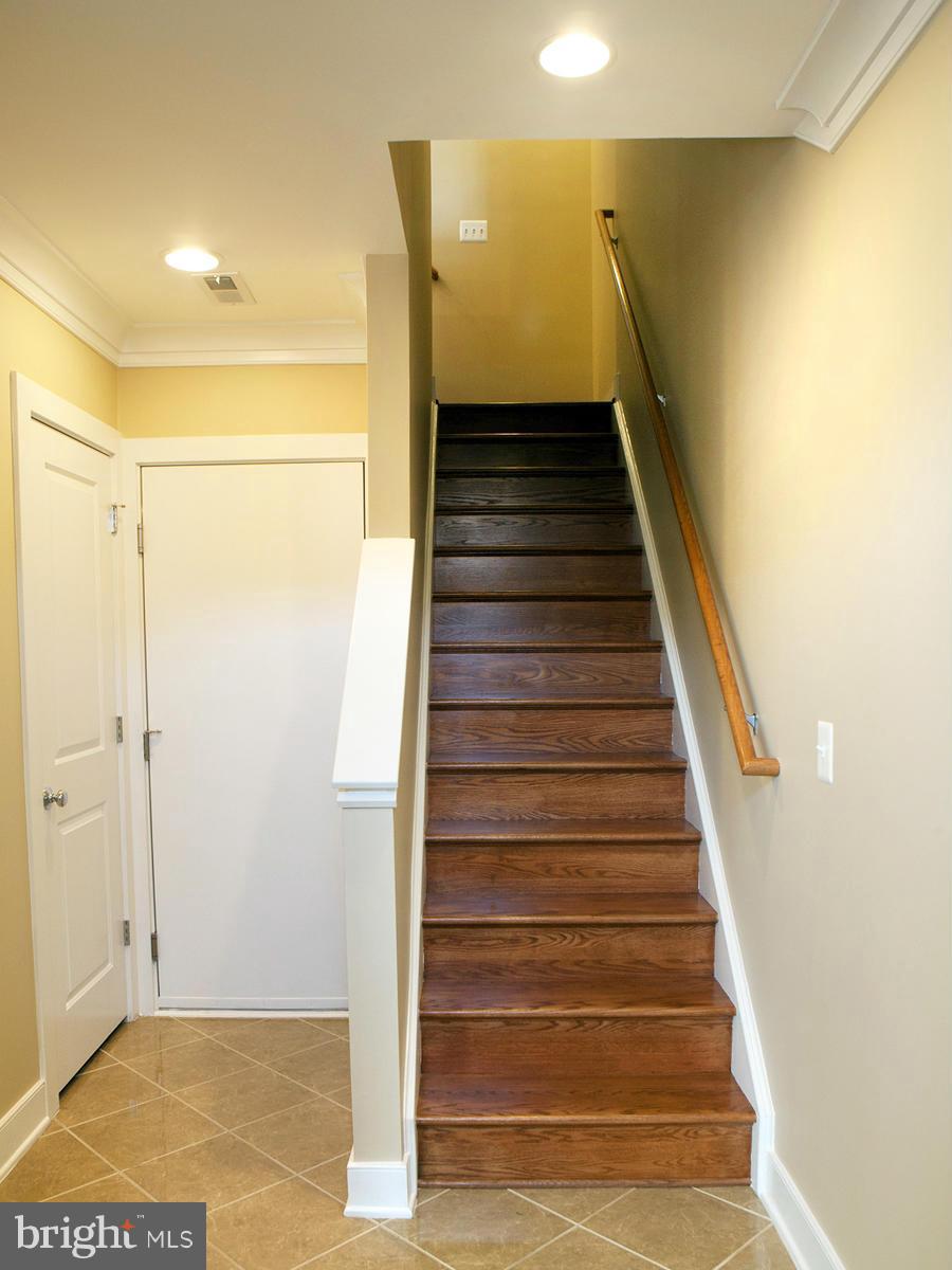 306 K Street Southeast Washington, DC 20003 - Photo 5 of 30 Ground Level Entry Hall North