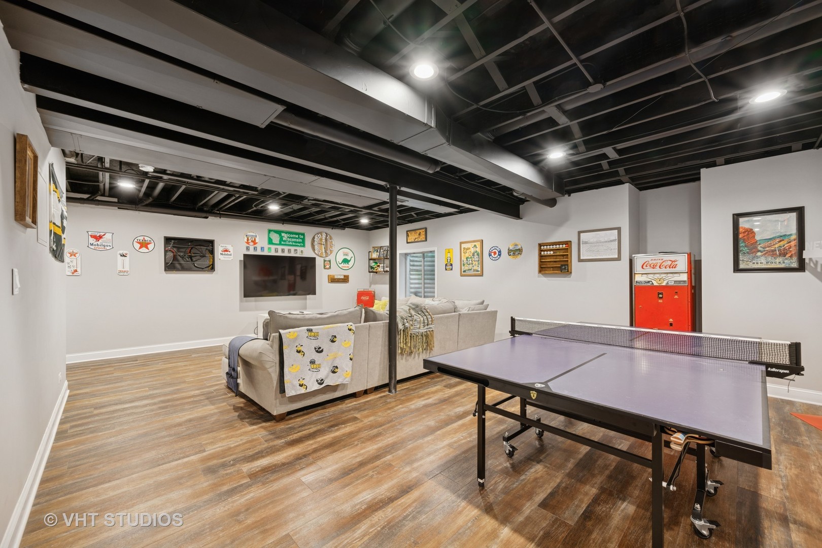 390 Sterling Circle Cary, IL 60013 - Photo 28 of 55 a workspace with furniture and wooden floors