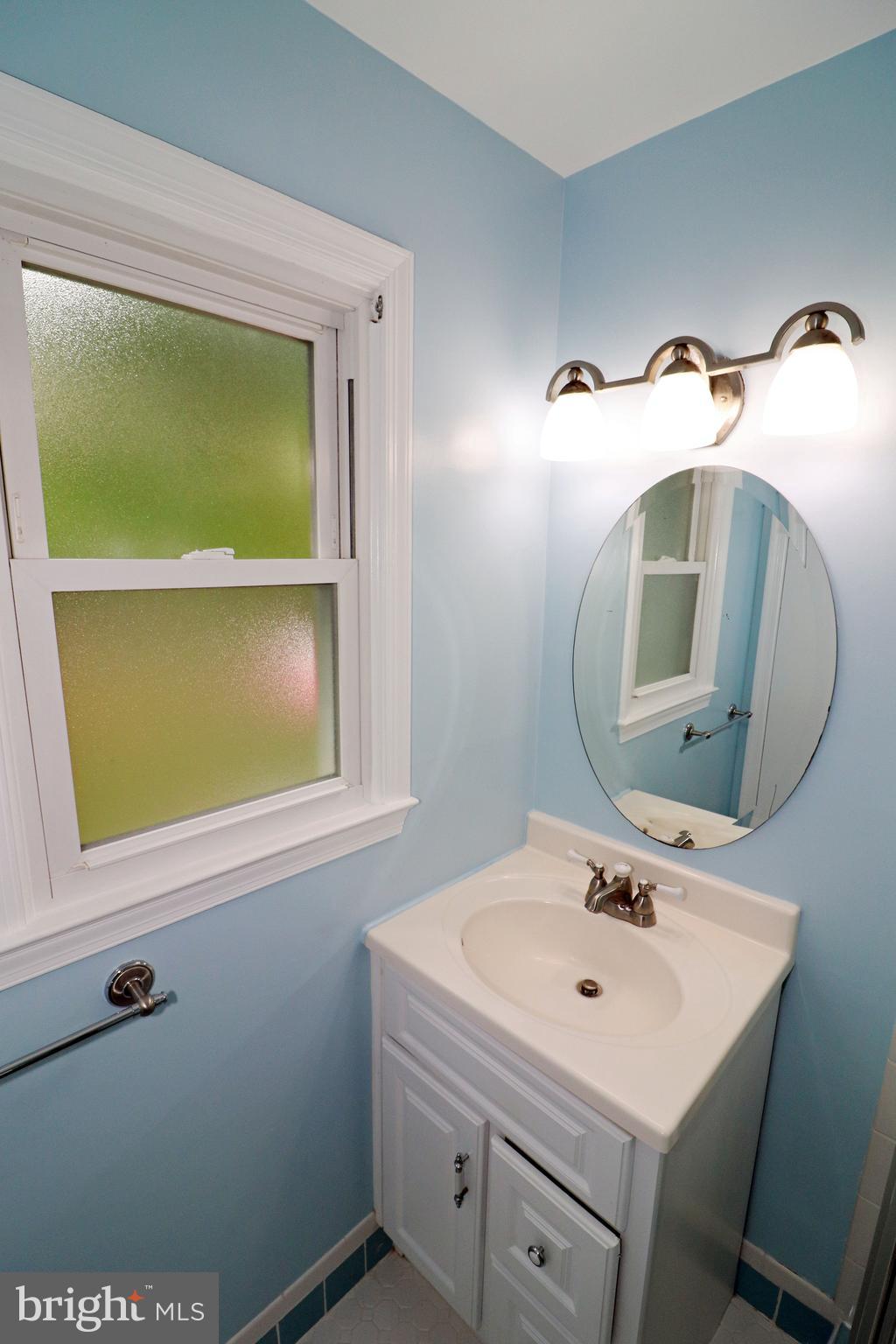 614 Kenbrook Drive Silver Spring, MD 20902 - Photo 14 of 35 Bathroom