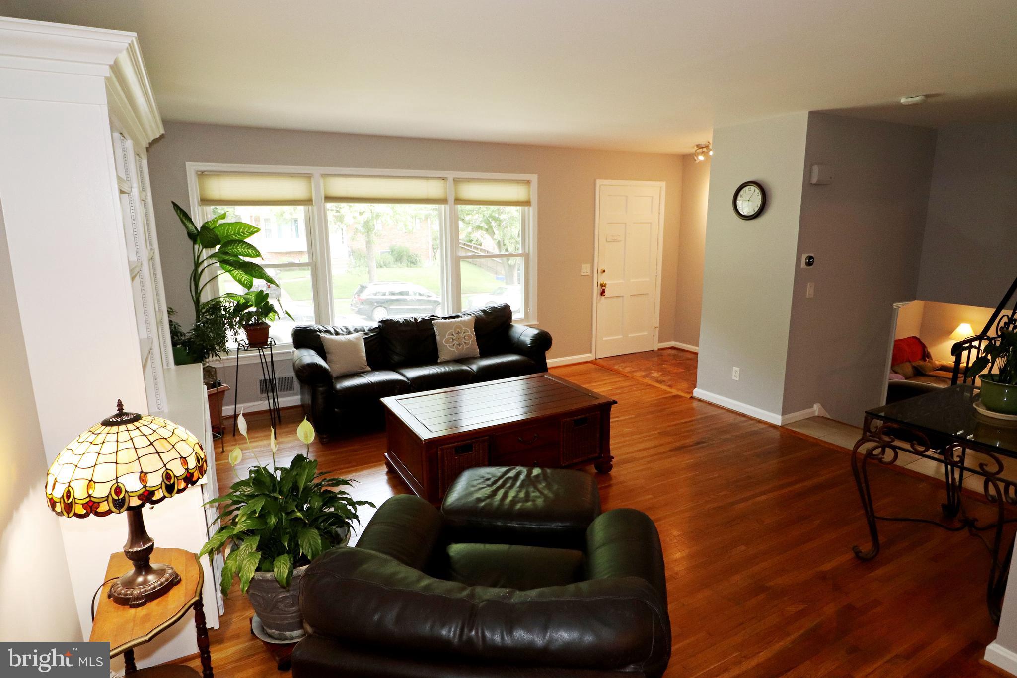 614 Kenbrook Drive Silver Spring, MD 20902 - Photo 3 of 35 Living Room