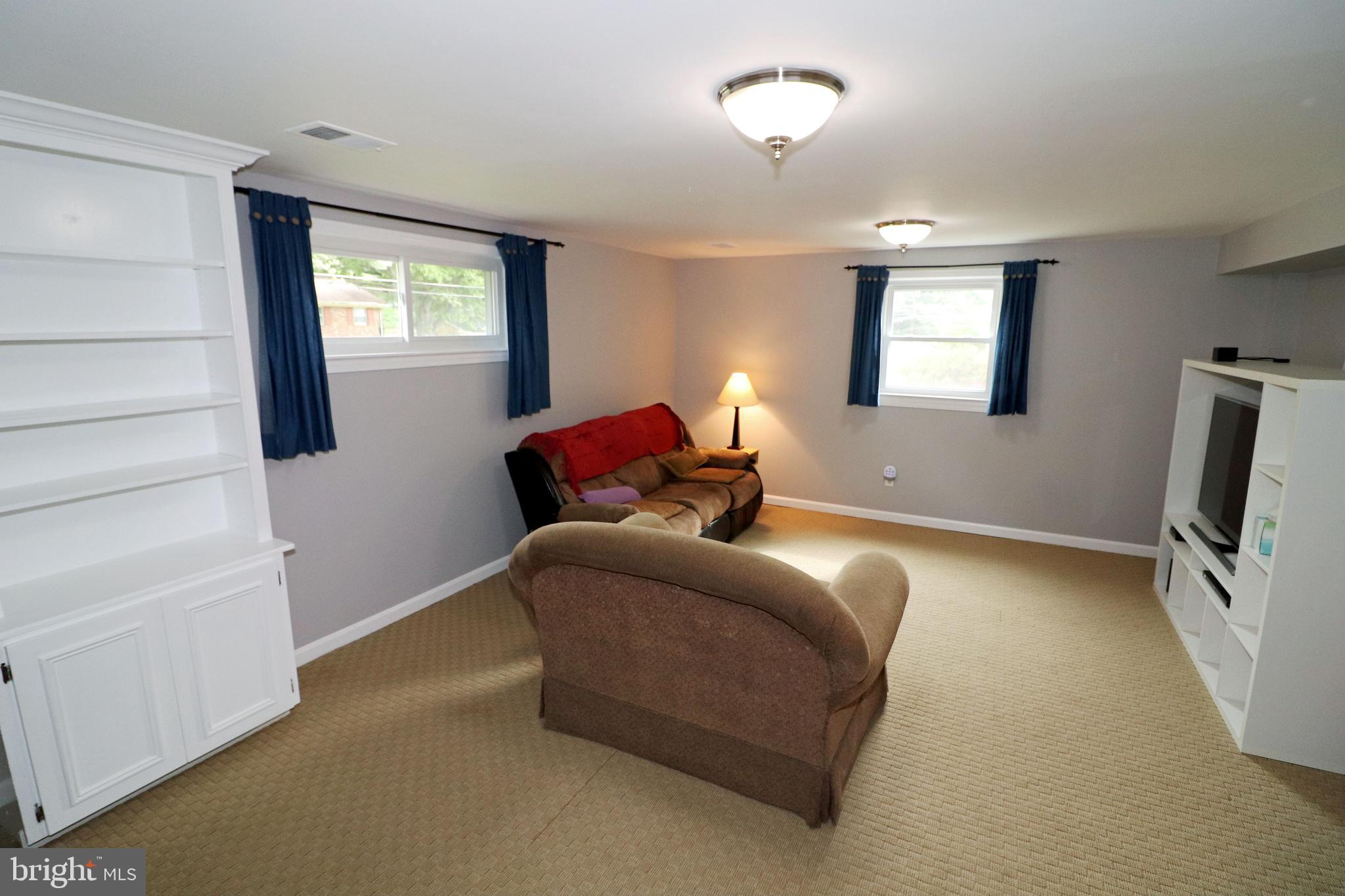 614 Kenbrook Drive Silver Spring, MD 20902 - Photo 23 of 35 Family Room