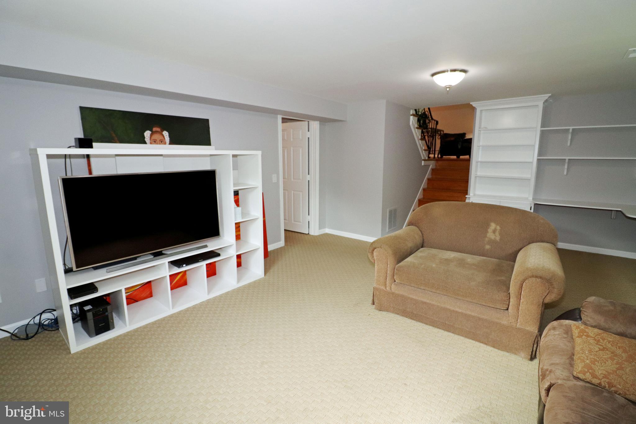 614 Kenbrook Drive Silver Spring, MD 20902 - Photo 26 of 35 Family Room