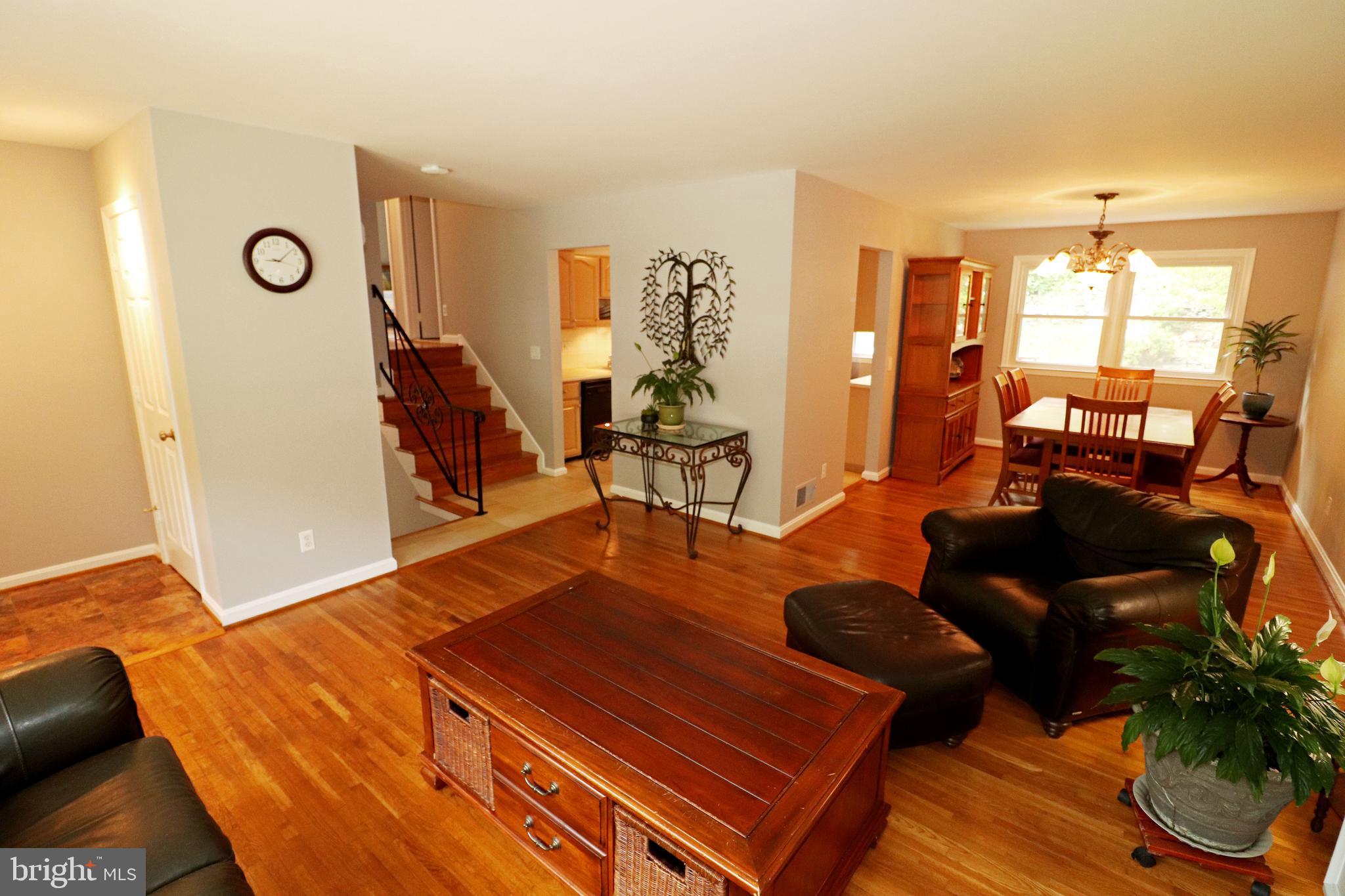 614 Kenbrook Drive Silver Spring, MD 20902 - Photo 5 of 35 Living Room