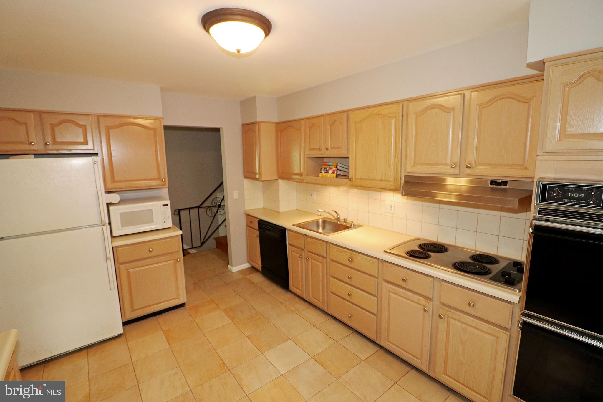 614 Kenbrook Drive Silver Spring, MD 20902 - Photo 9 of 35 Kitchen