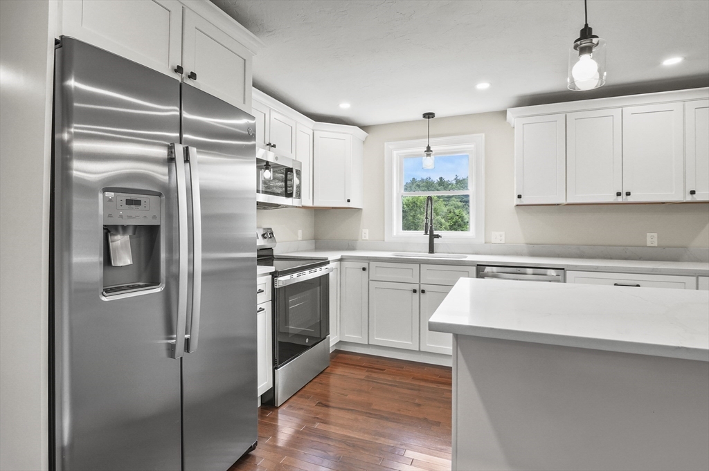 19 King Road Charlton, MA 01507 - Photo 10 of 35