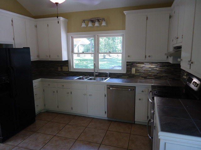 15788 Old Pierce Road Fairhope, AL 36532 - Photo 9 of 27 Kitchen
