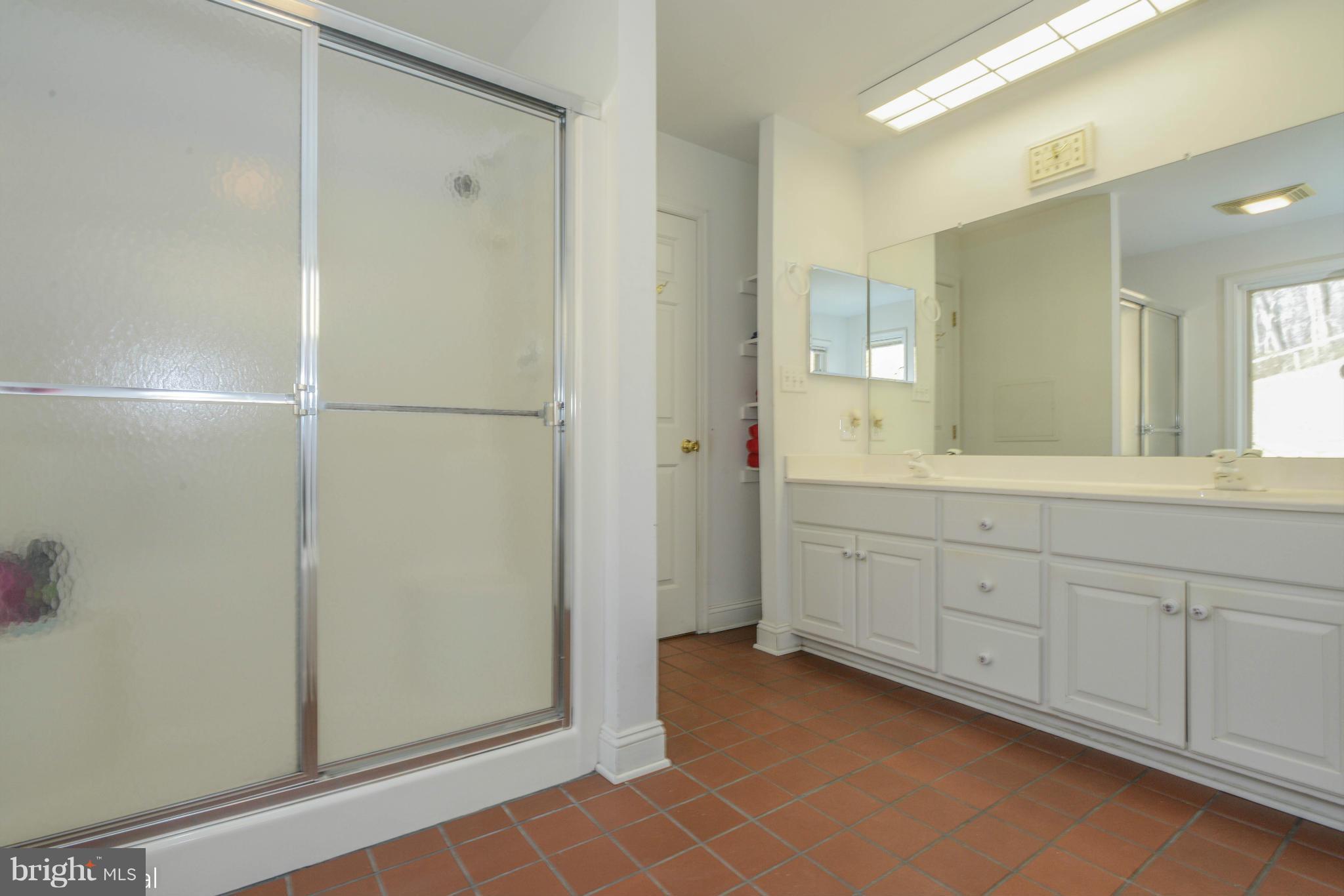 9528 Bethel Road Frederick, MD 21702 - Photo 20 of 30 Bath (Master)