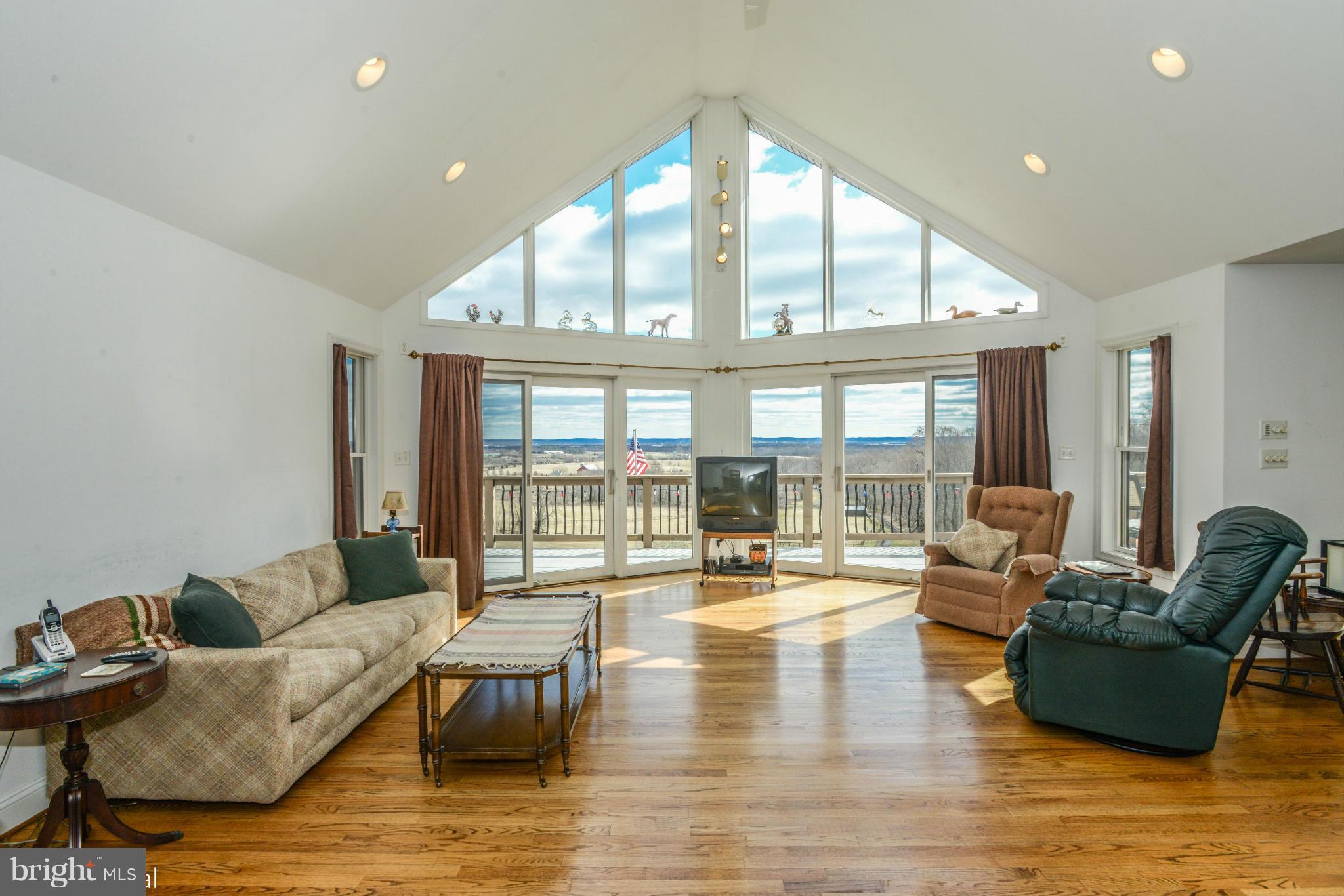 9528 Bethel Road Frederick, MD 21702 - Photo 24 of 30 Family Room