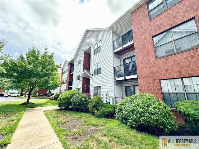 $417,000 | 102 Keystone Court, Edison, NJ 08817