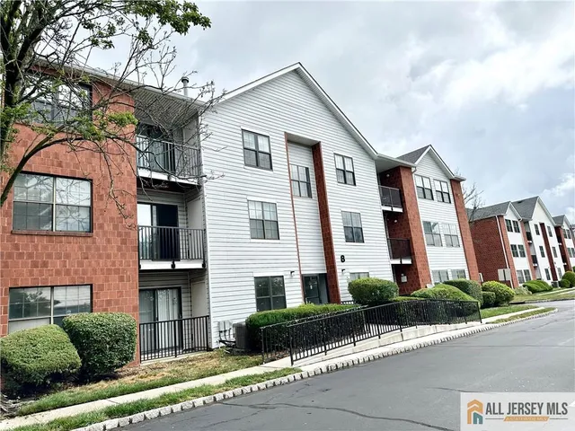 $417,000 | 102 Keystone Court, Edison, NJ 08817