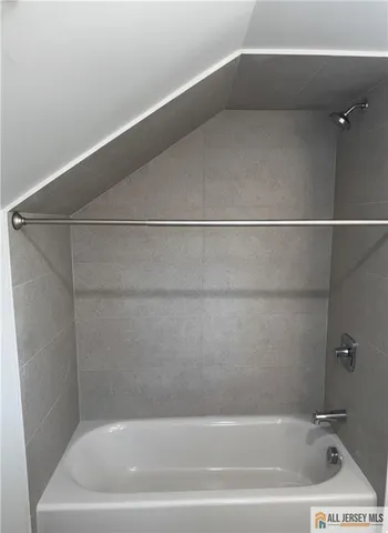 $2,650 | 1790 West 4th Street, Unit 1, Dunellen, NJ 08812