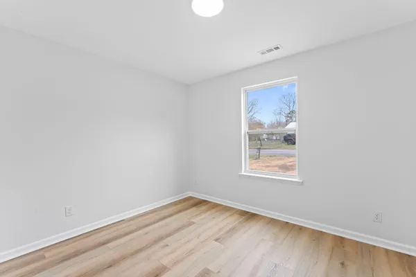 $2,200 | 329 Simpson Street, Lawrenceburg, TN 38464