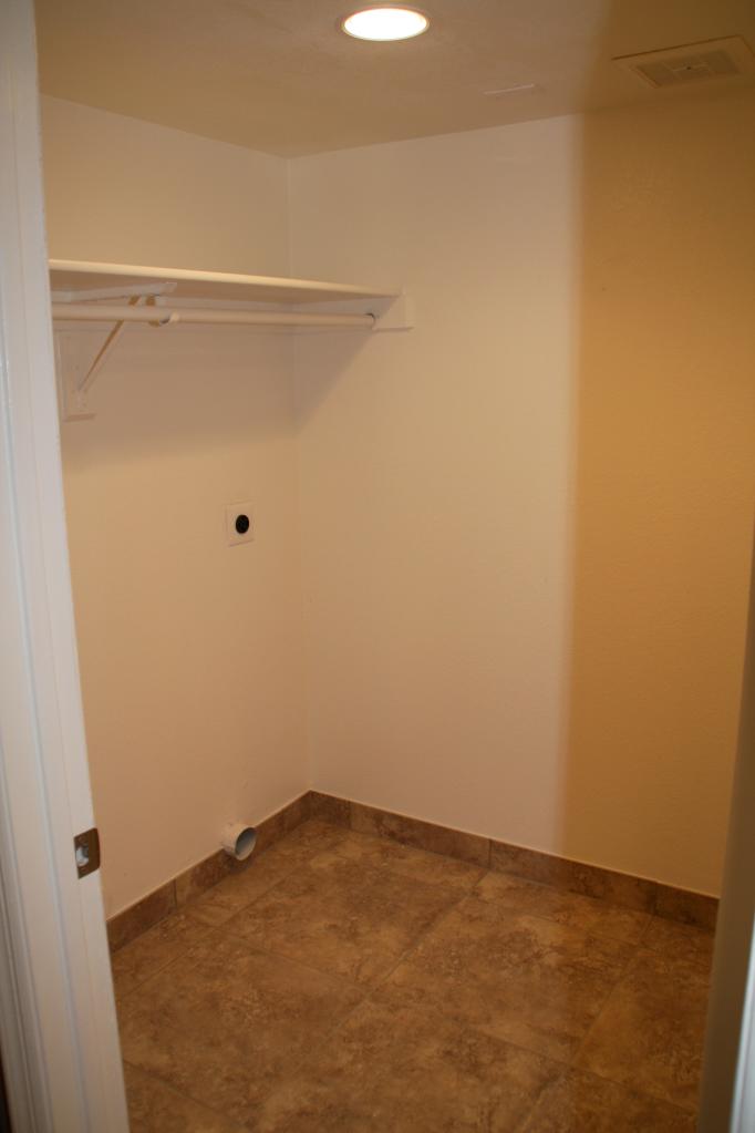 1226 East Utopia Road Phoenix, AZ 85024 - Photo 13 of 38 Large Laundry Room