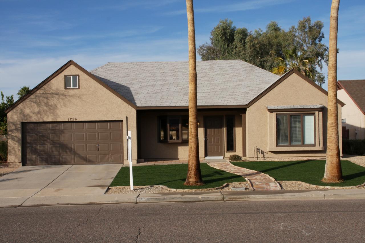 1226 East Utopia Road Phoenix, AZ 85024 - Photo 2 of 38 Front
