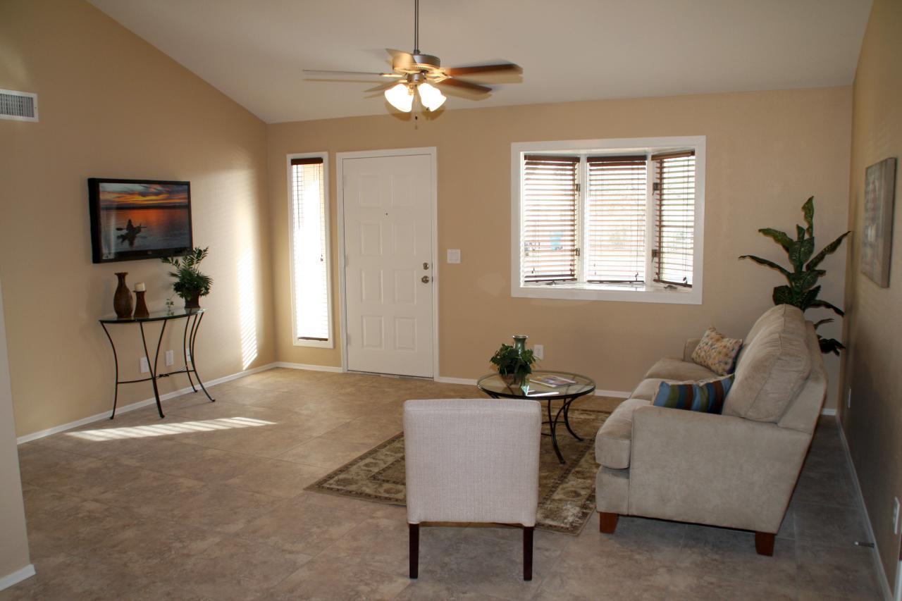 1226 East Utopia Road Phoenix, AZ 85024 - Photo 6 of 38 Greatroom 2