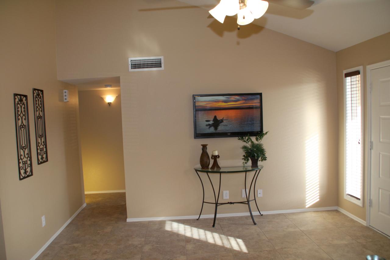 1226 East Utopia Road Phoenix, AZ 85024 - Photo 7 of 38 Foyer