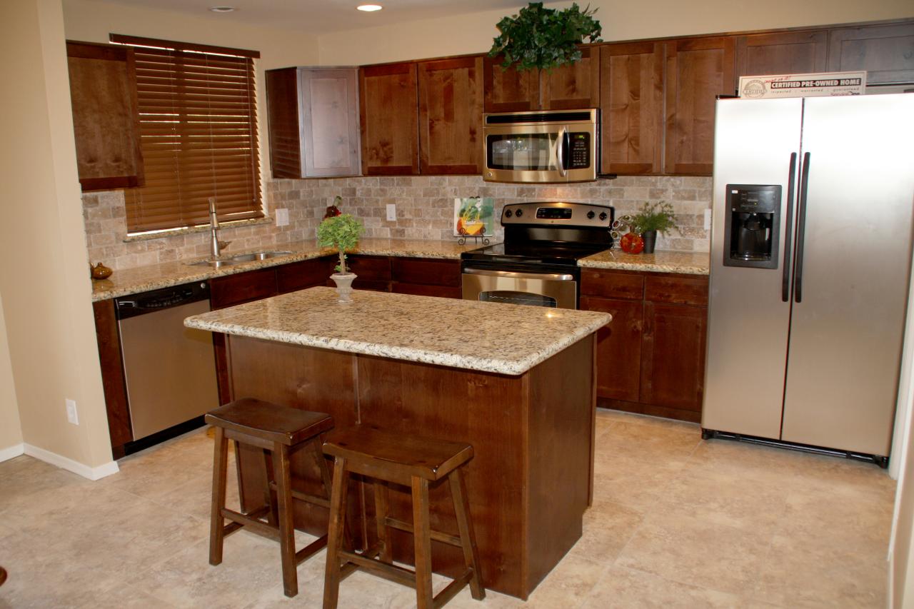 1226 East Utopia Road Phoenix, AZ 85024 - Photo 10 of 38 Kitchen