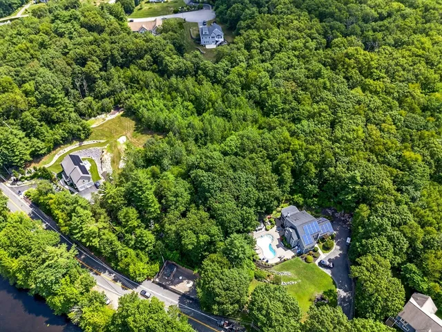 $349,000 | 1600 West Street, Stoughton, MA 02072